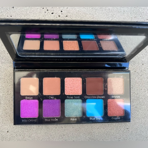 VIOLET VOSS “Essentials 2” PRO Series Shadow & Pigment Palette | BRAND NEW - Picture 2 of 3